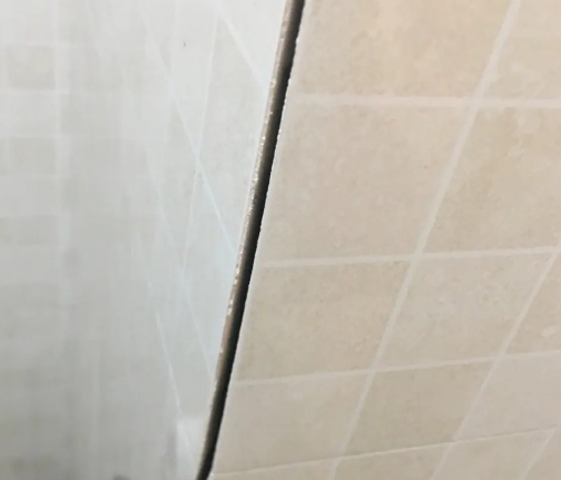 江门瓷砖空鼓维修公司分享阳台瓷砖脱落的修复过程可以分为以下几个步骤
